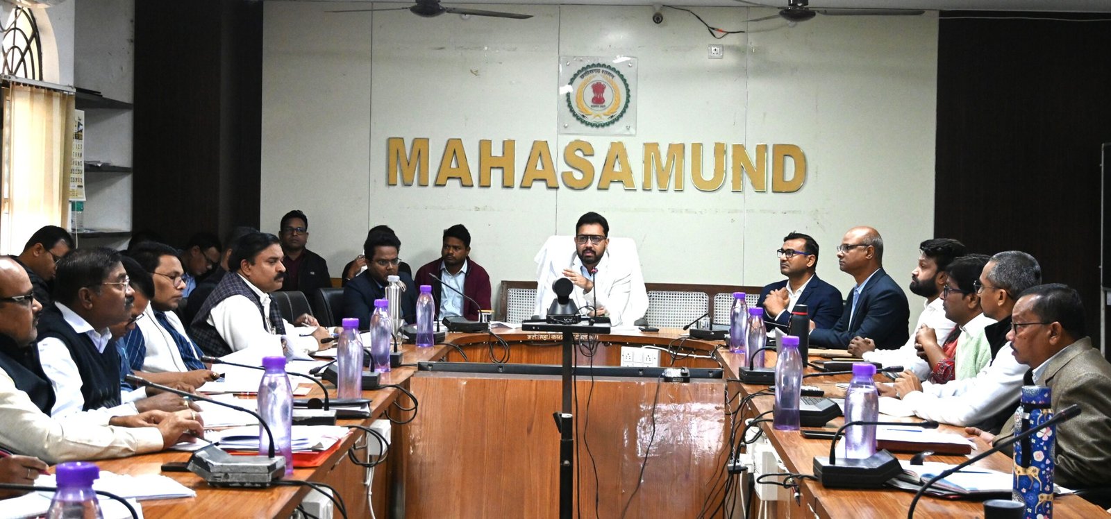 कलेक्टर ने ली समय-सीमा की बैठक  गणतंत्र दिवस की तैयारियों सहित विभिन्न योजनाओं की समीक्षा