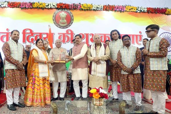 राज्यपाल पटेल और मुख्यमंत्री डॉ. यादव ने किया शुभकामनाओं का आदान-प्रदान