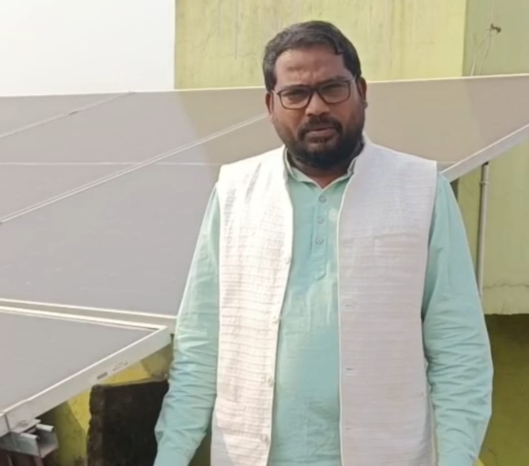 प्रधानमंत्री सूर्यघर मुफ्त बिजली योजना से रोशन हुआ तिल्दा निवासी कमल का घर