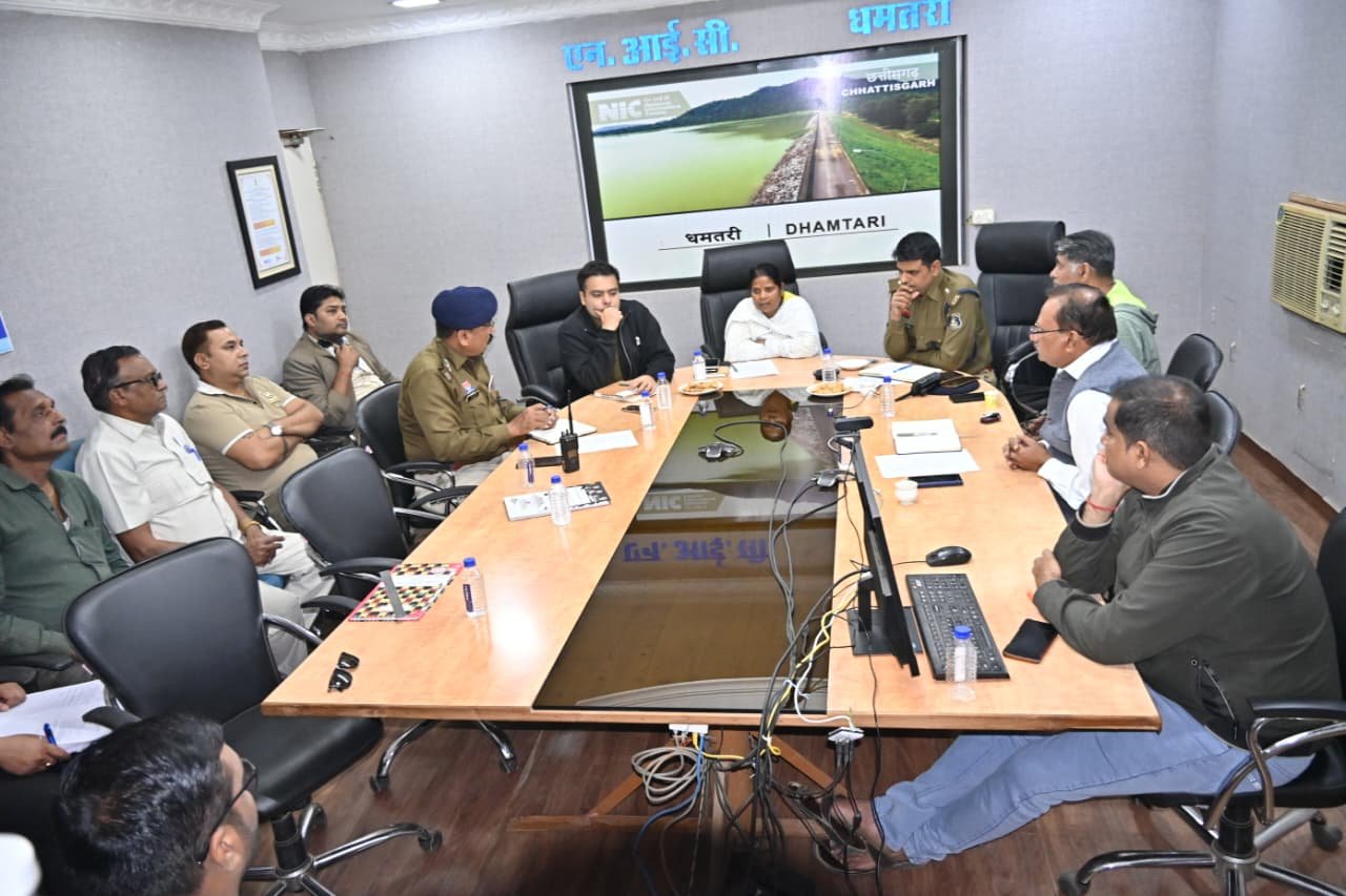 राष्ट्रीय अंधत्व नियंत्रण कार्यक्रम की समीक्षा बैठक संपन्न