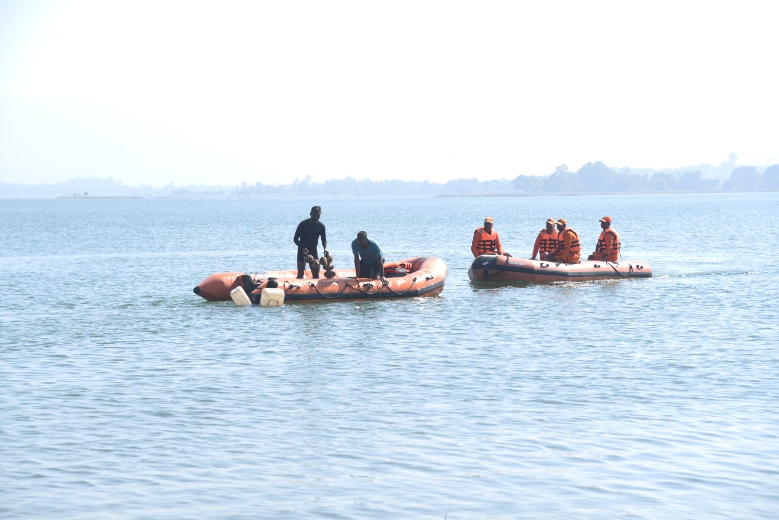 NDRF घुनघुटा बांध में बाढ़ आपदा से बचाव का किया रिहर्सल डूबते व्यक्ति को बचाने एवं सीपीआर देने की वैज्ञानिक प्रक्रिया का हुआ प्रदर्शन