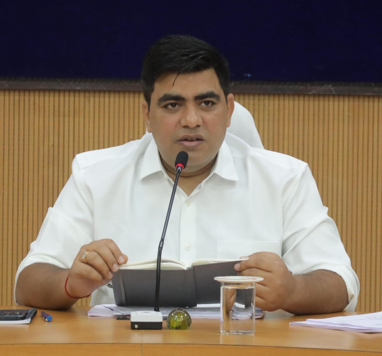 समय-सीमा में कार्य पूर्ण कराने के साथ भुगतान करना सुनिश्चित करें एजेंसी