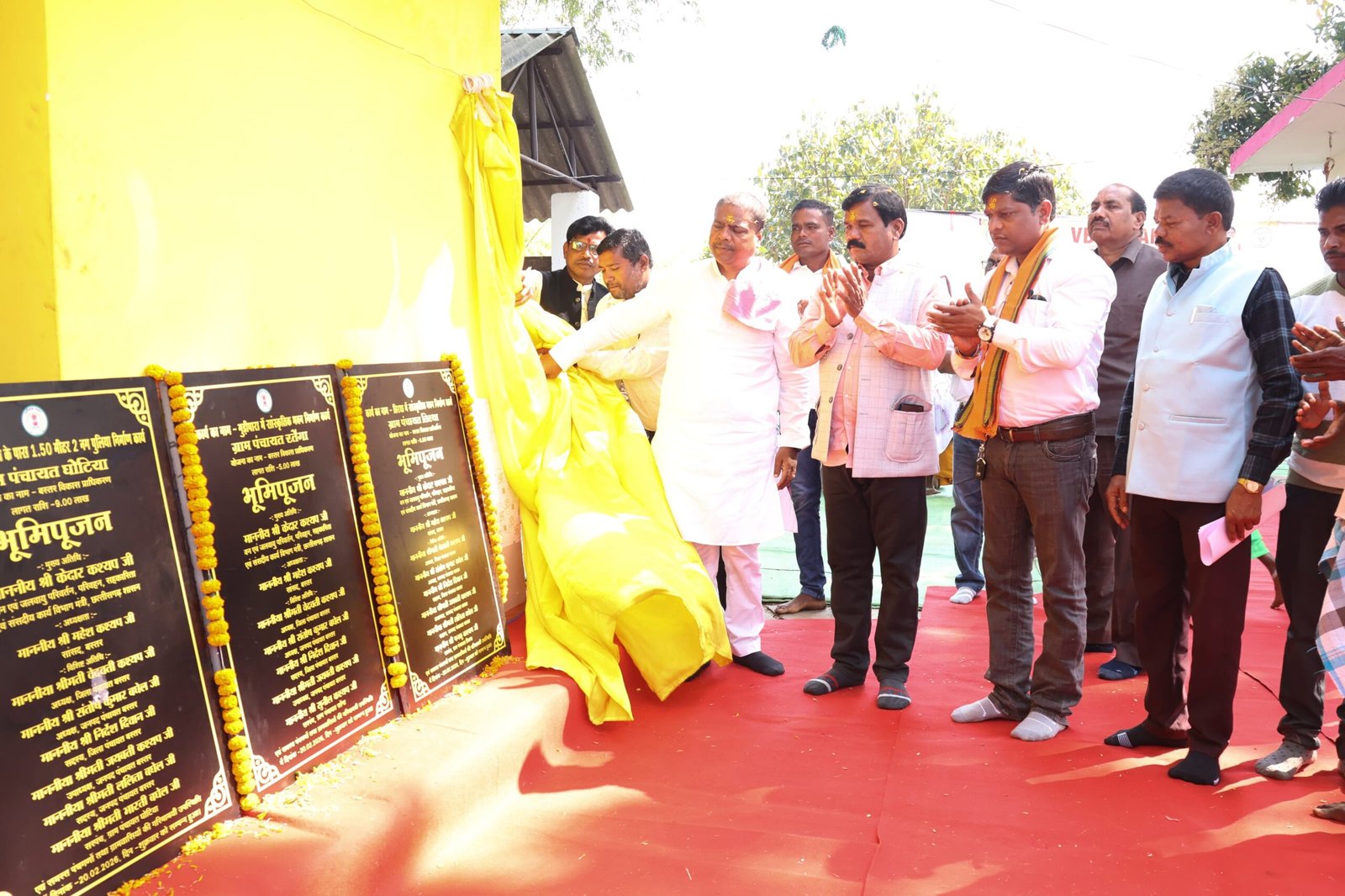 नारायणपुर विधानसभा क्षेत्र में 65 करोड़ 96 लाख रूपए से अधिक के कार्यों का वन मंत्री  केदार कश्यप ने किया भूमिपूजन  सरकार का लक्ष्य गांव-गांव तक सड़क, सिंचाई और बुनियादी सुविधाएं पहुंचाना – मंत्री  केदार कश्यप