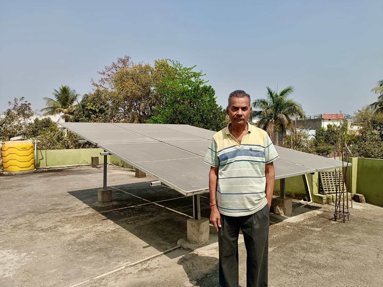 प्रधानमंत्री सूर्यघर योजना से साकार हो रहा ऊर्जा आत्मनिर्भरता का संकल्प’ ’हीरा राम साहू के घर आई बचत और उजाले की नई किरण’