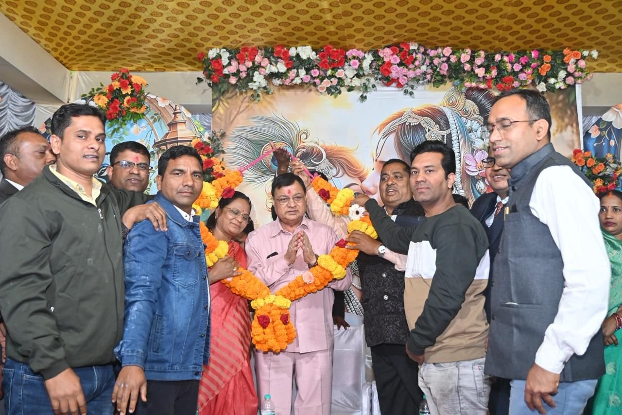 उद्योग मंत्री देवांगन ने कन्नौजिया राठौर समाज क़े 25 लाख क़े भवन का लोकार्पण और तैलिक विकास समिति क़े 20 लाख क़े भवन की रखी आधारशिला