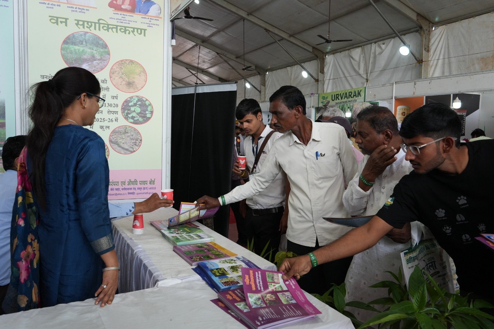 किसान मेले में औषधीय एवं सुगंधित पौधों की खेती के प्रति किसानों में बढ़ी रूझान