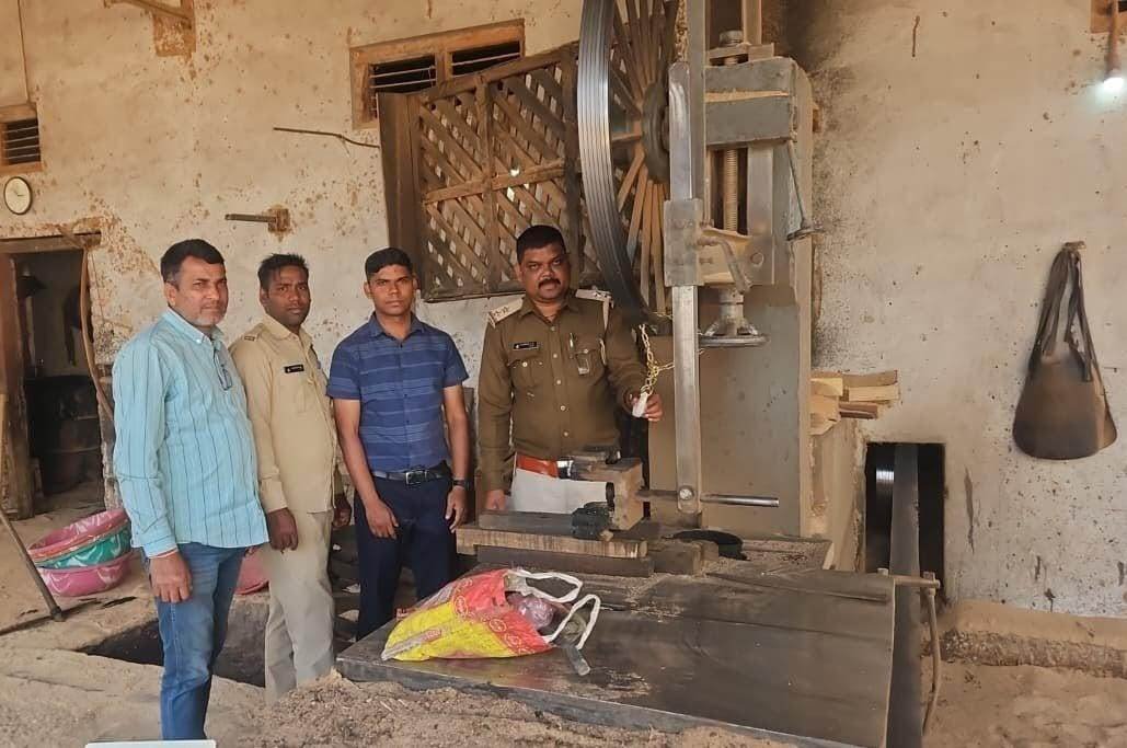 सक्ती वन परिक्षेत्र एवं उड़नदस्ता की संयुक्त कार्रवाई