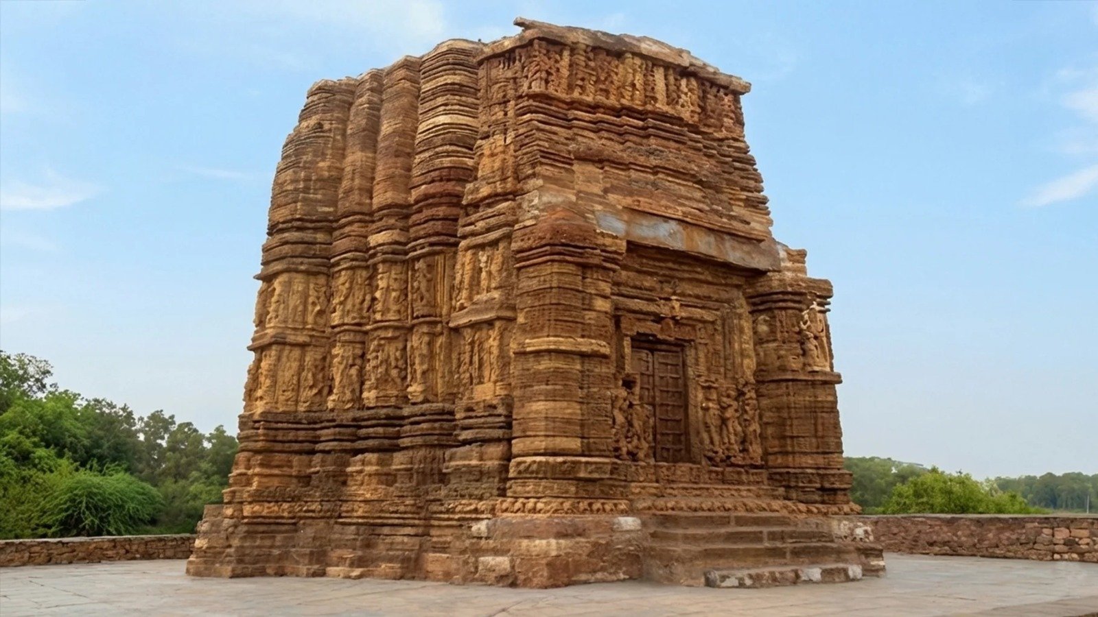 पत्थरों में दर्ज इतिहास: जहाँ हर पत्थर कहती है एक कहानी जांजगीर का रहस्यमयी विष्णु मंदिर, कलचुरी काल की अमर धरोहर