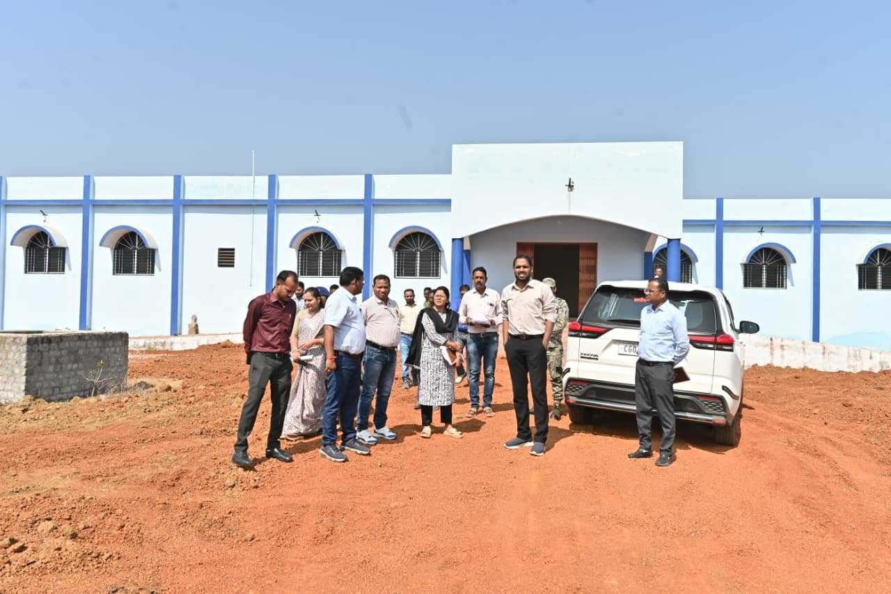 कुकरैल में नवनिर्मित तहसील भवन का कलेक्टर ने किया निरीक्षण, मूलभूत सुविधाएं शीघ्र पूर्ण करने के निर्देश