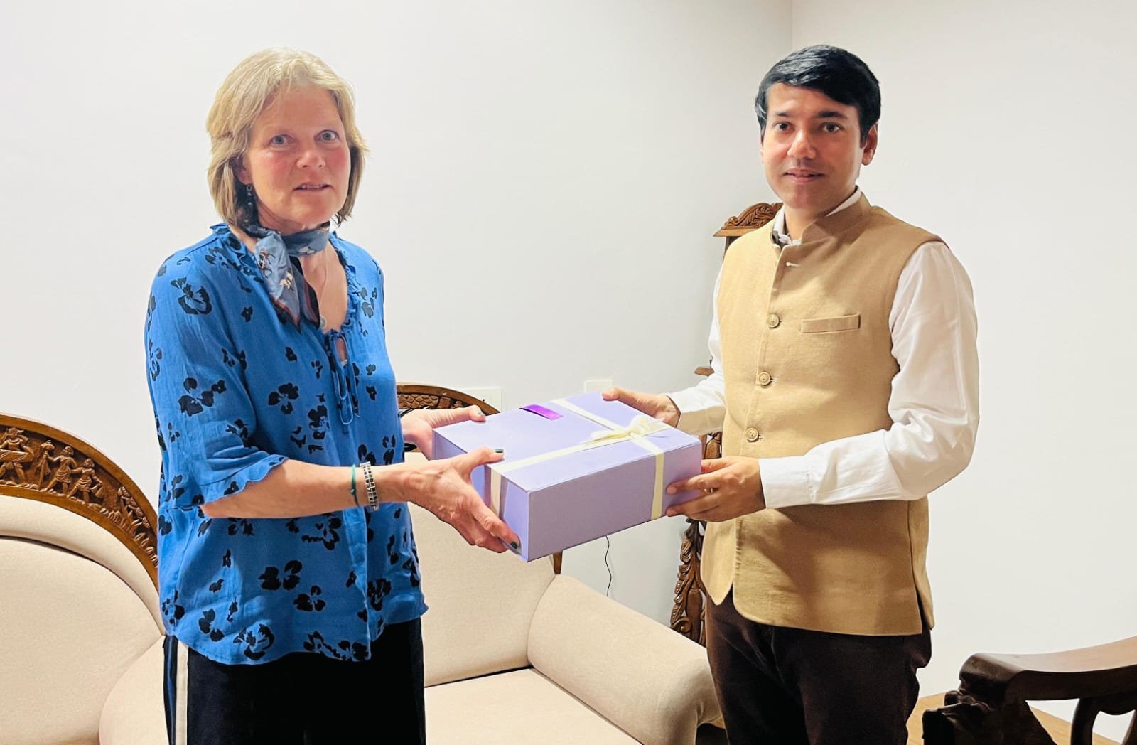 बस्तर की सांस्कृतिक विरासत से अभिभूत हुई संयुक्त राष्ट्र की मेंटर, छह दिवसीय प्रवास के बाद भावुक होकर विदा हुई किर्सी ह्यवैरिनेन