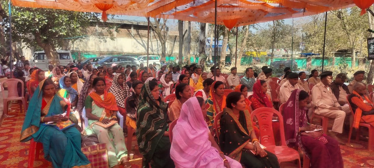 तेंदूपत्ता शाखकर्तन एवं अग्नि सुरक्षा पर कार्यशाला आयोजित वैज्ञानिक शाखकर्तन एवं वनाग्नि रोकथाम की दी गई जानकारी वन संरक्षण और ग्रामीण आजीविका के संतुलन पर दिया गया विशेष जोर