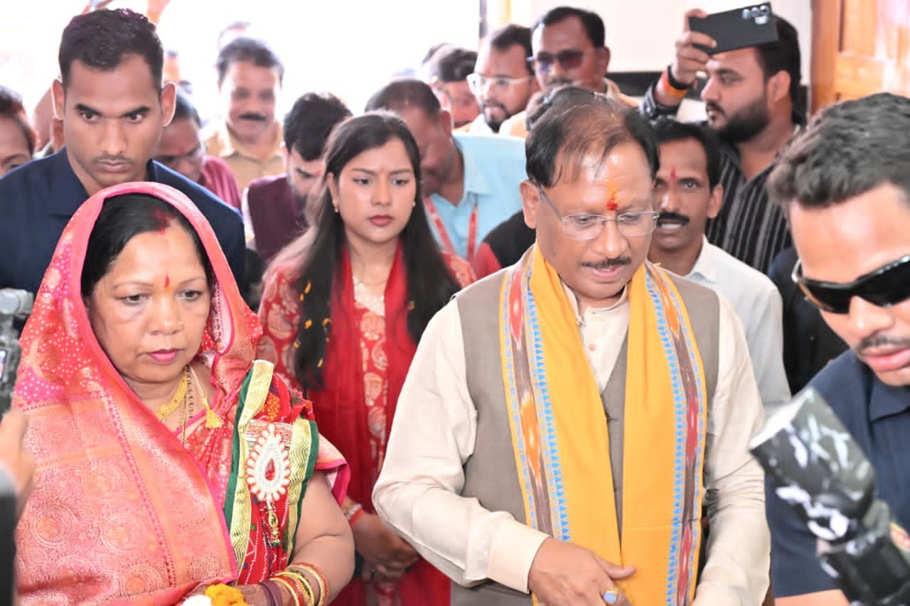 62 वें जन्मदिवस पर मुख्यमंत्री विष्णुदेव साय ने श्री जगन्नाथ मंदिर में पूजा-अर्चना कर प्रदेशवासियों के सुख-समृद्धि की कामना की