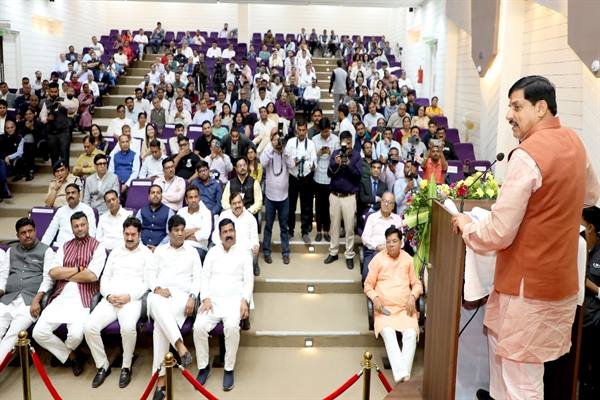 मालवा की अनुकूल भौगोलिक स्थिति और सुदृढ़ अधोसंरचना से औद्योगिक विकास को मिली नई गति : मुख्यमंत्री डॉ. यादव