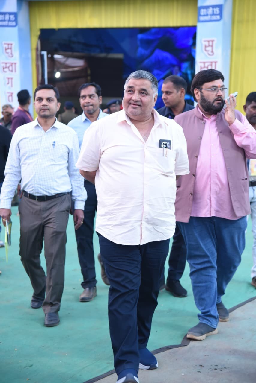 राजिम कुंभ कल्प 2026: पर्यटन एवं संस्कृति मंत्री   राजेश अग्रवाल ने त्रिवेणी संगम पर संतों से की भेंट, बिहान दीदियों द्वारा बनाए गए छत्तीसगढ़ी व्यंजनों का चखा स्वाद