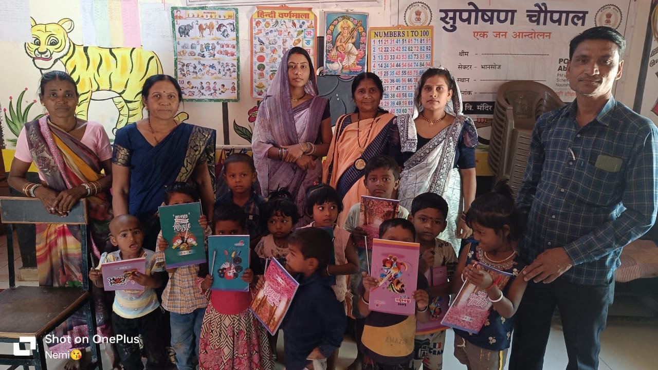 *बच्चों के चेहरों पर मुस्कान, कर्मचारियों का जन्मदिन बना यादगार – “प्रोजेक्ट आओ बाँटें खुशियाँ” के तहत शासकीय कर्मचारी बच्चों संग साझा कर रहे हैं खुशियाँ