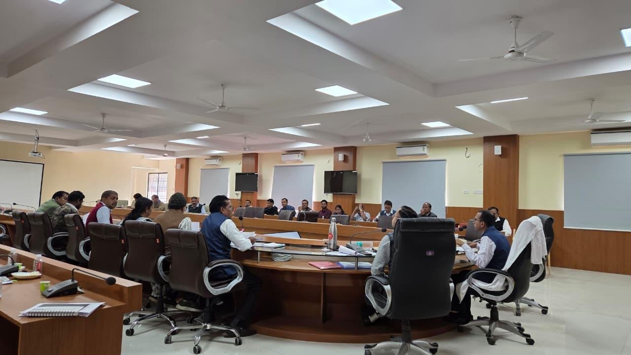 जिला निवेश प्रोत्साहन समिति की ली प्रथम बैठक आयोजित औद्योगिक विकास हेतु विभागों से आवश्यक जानकारी उपलब्ध कराने के निर्देश