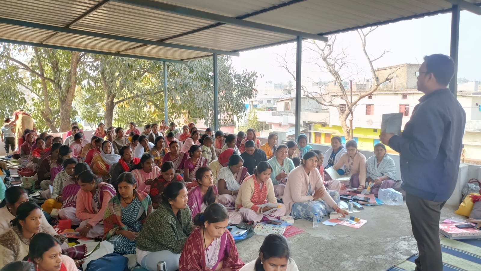 जनपद पंचायत अंबिकापुर में एक दिवसीय उद्यमिता जागरूकता शिविर संपन्न खाद्य प्रसंस्करण से जुड़ी इकाइयों को बढ़ावा देने पीएमएफएमई योजना की दी गई विस्तृत जानकारी