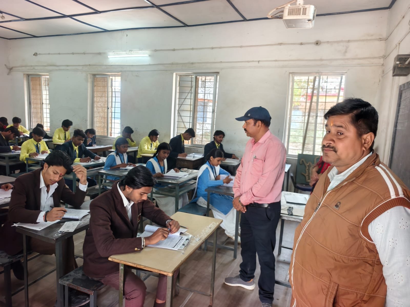 हायर सेकण्डरी मुख्य परीक्षा 2026 शांतिपूर्वक संपन्न पंजीकृत कुल 7676 परीक्षार्थियों में से 7572 हुए शामिल