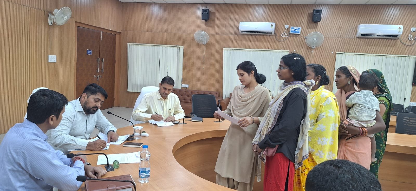 जनदर्शन में सुनी गई आमजनो की समस्याएं,  त्वरित निराकरण के दिए निर्देश