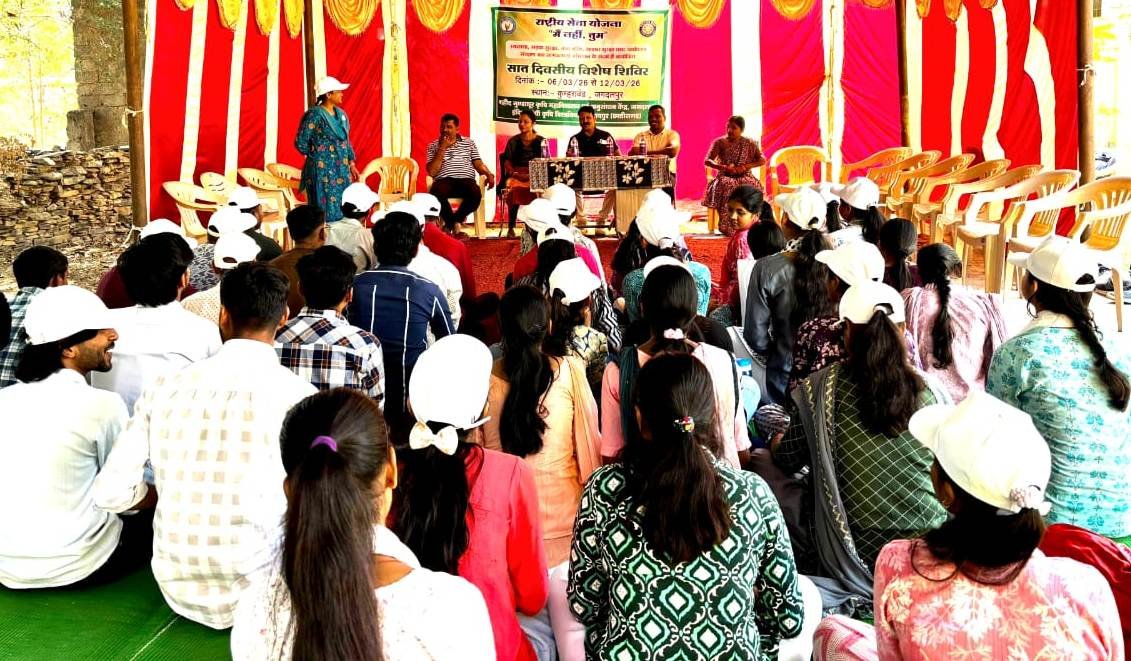 शहीद गुंडाधूर कृषि महाविद्यालय के छात्र-छात्राओं ने नुक्कड़ नाटक के माध्यम से दिया महिला सशक्तिकरण का संदेश