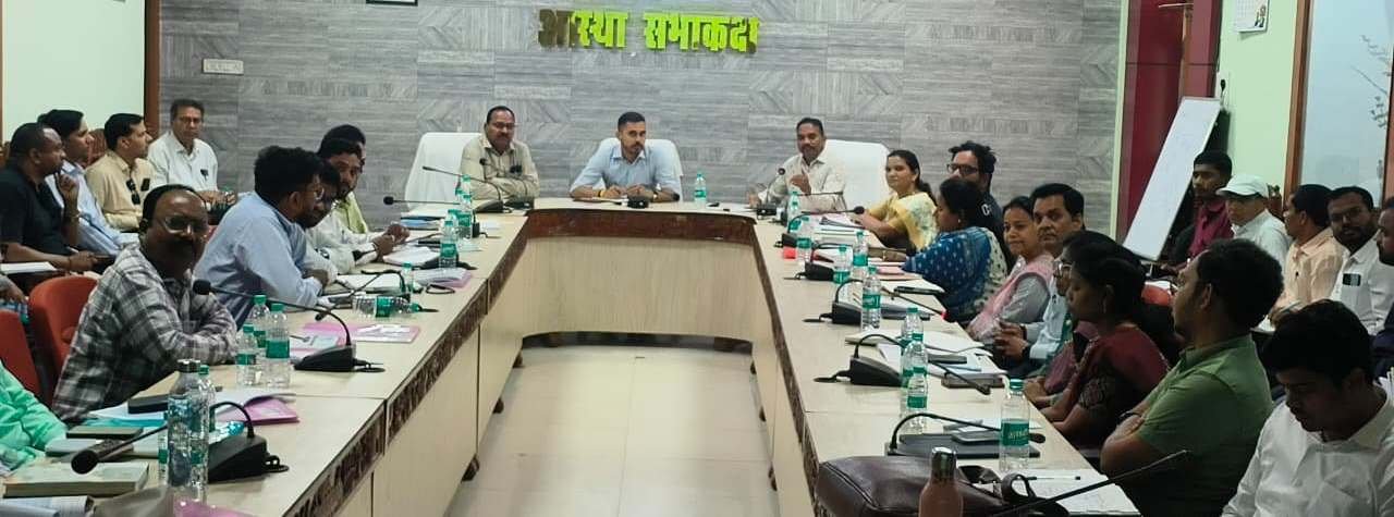 जनगणना-2027 के सफल क्रियान्वयन हेतु कलेक्टोरेट में एक दिवसीय रिफ्रेशर  प्रशिक्षण आयोजित