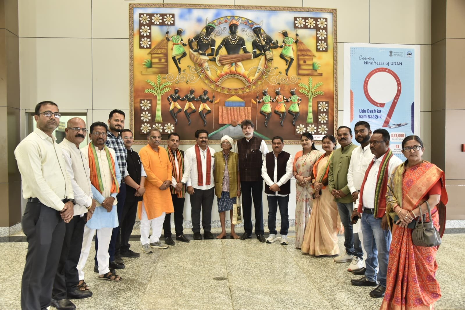 उप मुख्यमंत्री   विजय शर्मा का एयरपोर्ट में किया गया आत्मीय स्वागत