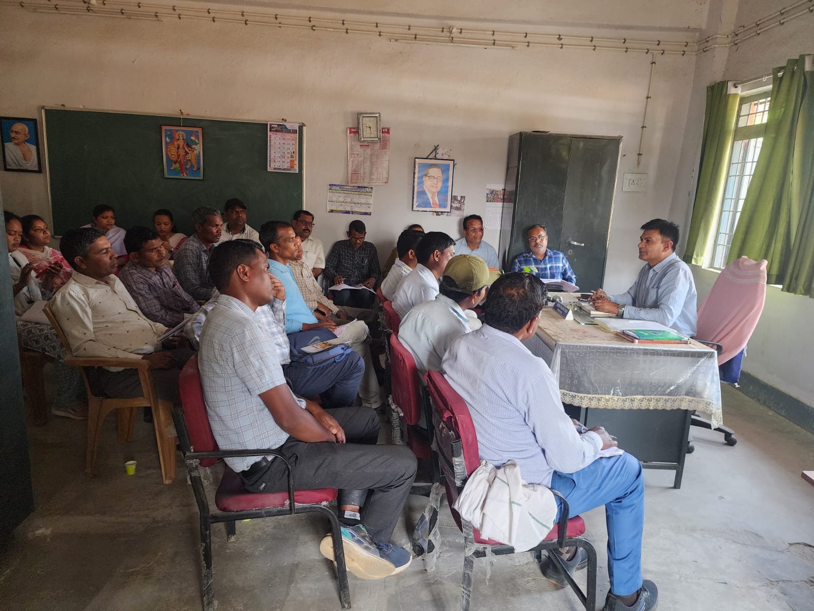 स्थानीय वार्षिक परीक्षा की समुचित तैयारी के लिए संकुल स्तरीय बैठक सम्पन्न