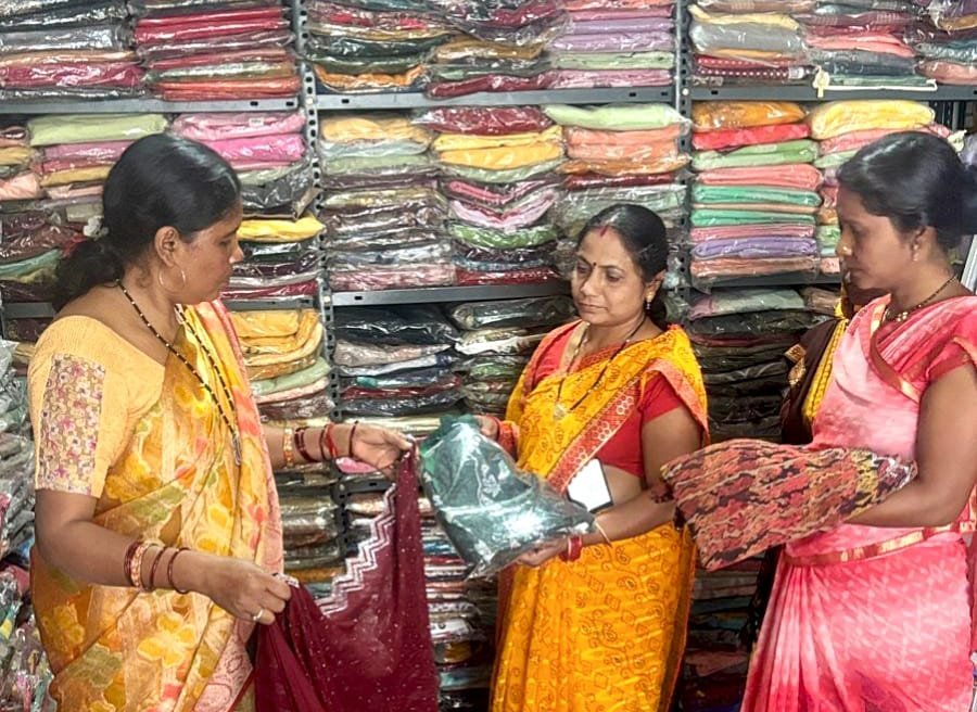 बिहान से सशक्त हो रहीं ग्रामीण महिलाएं, स्व सहायता समूह से जुड़कर बना रहीं अपनी अलग पहचान