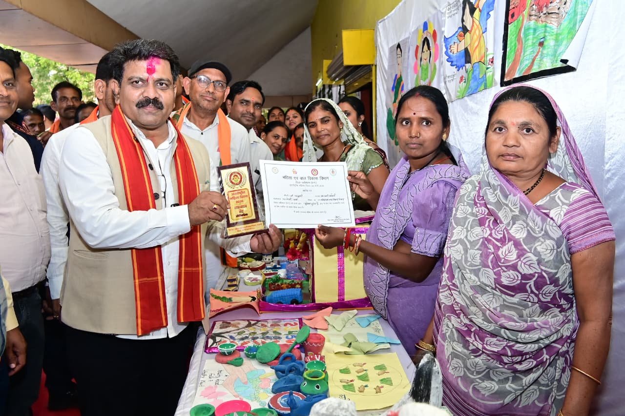 “मैं भारत हूं” थीम पर भव्य बाइक-स्कूटी रैली, गोल्डन बुक ऑफ वर्ल्ड रिकॉर्ड में दर्ज