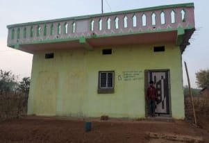 पक्की छत के नीचे, सुकून और स्वाभिमान भरी जिंदगी मिली जयनाथ को