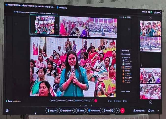 ’महतारी वंदन योजना से सशक्त हो रहीं प्रदेश की महिलाएं’