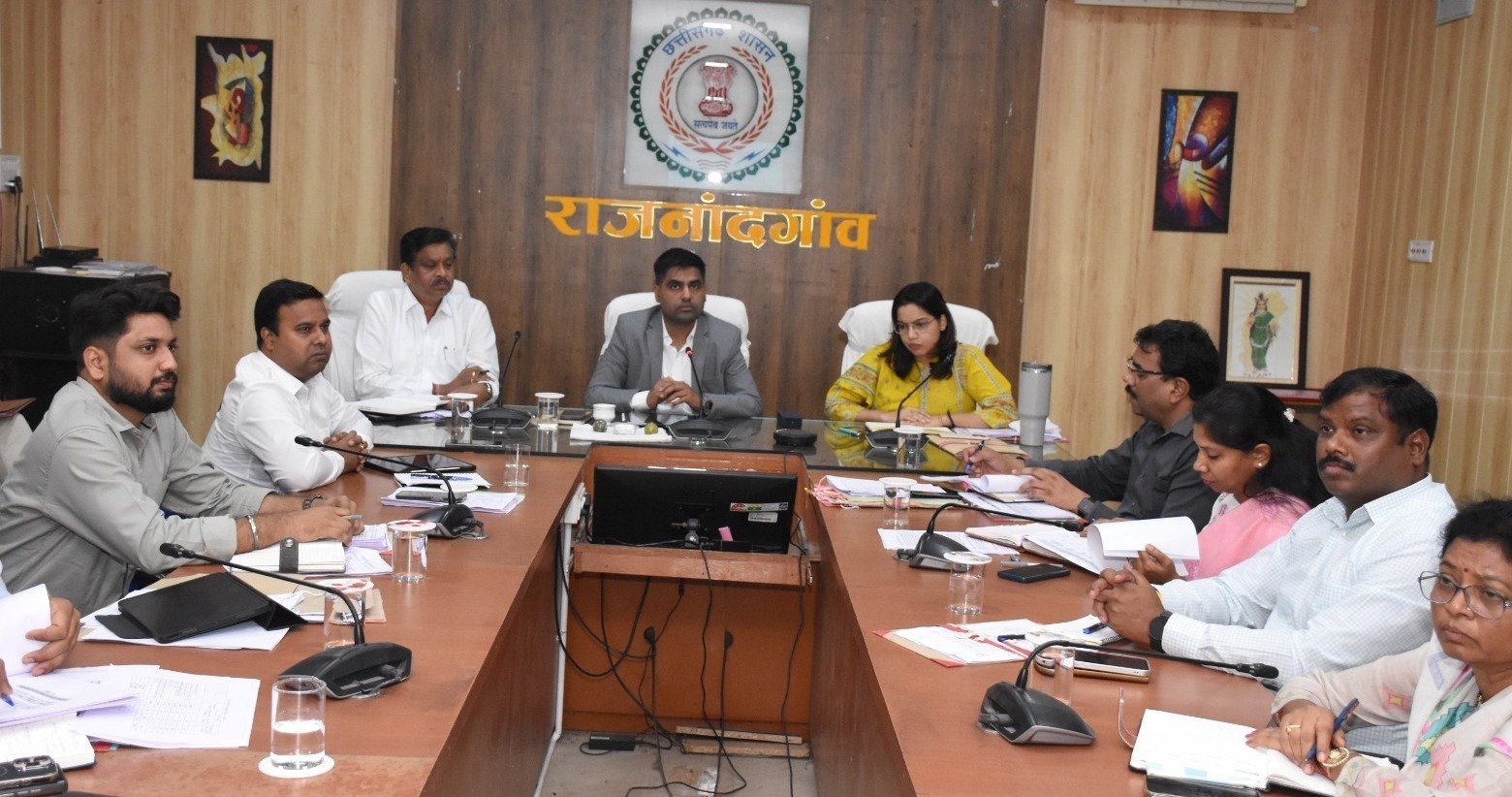 बजट में शामिल विकास कार्य को प्राथमिकता देते हुए शीघ्र प्राक्कलन बनाकर करें प्रस्तुत – कलेक्टर