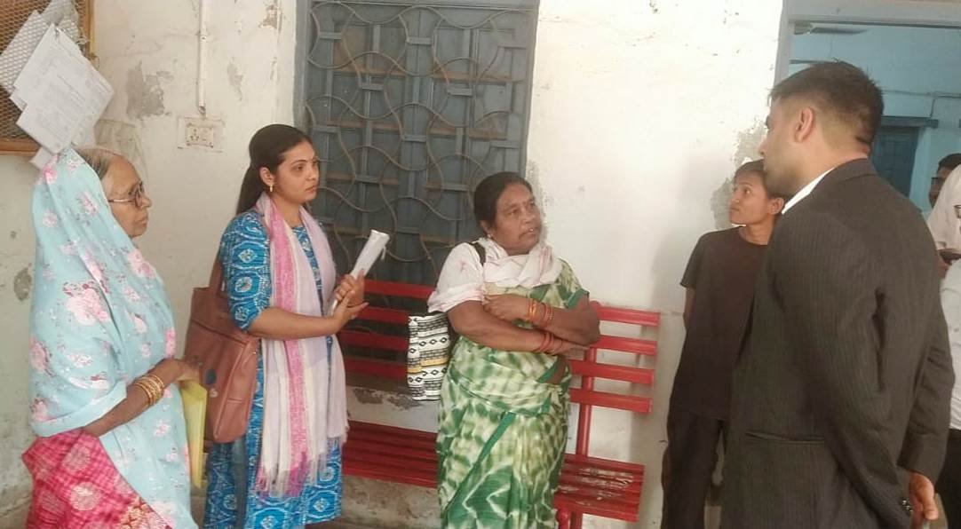 कलेक्टर ने शासकीय मुद्रणालय का किया औचक निरीक्षण