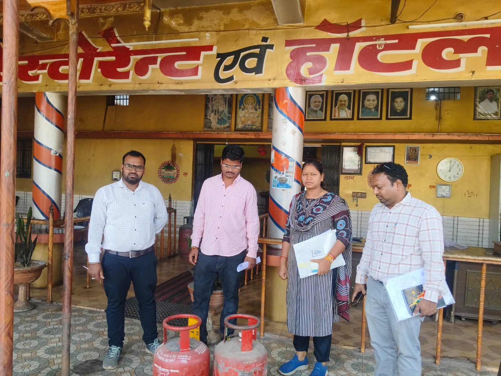 कलेक्टर मिश्रा के निर्देश पर घरेलू गैस सिलेंडरों की जांच के लिए चलाया गया अभियान