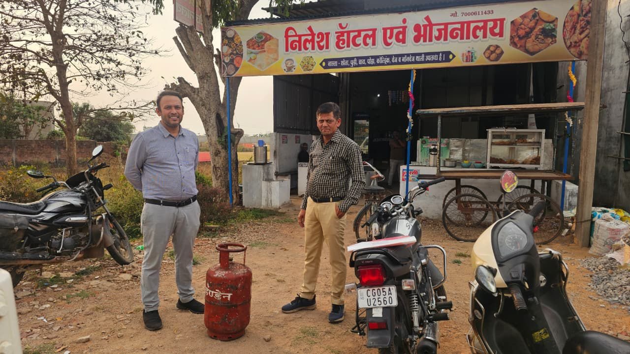 वाणिज्यिक प्रतिष्ठानों में घरेलू LPG सिलेंडर के दुरुपयोग पर कार्रवाई, 2 सिलेंडर जब्त