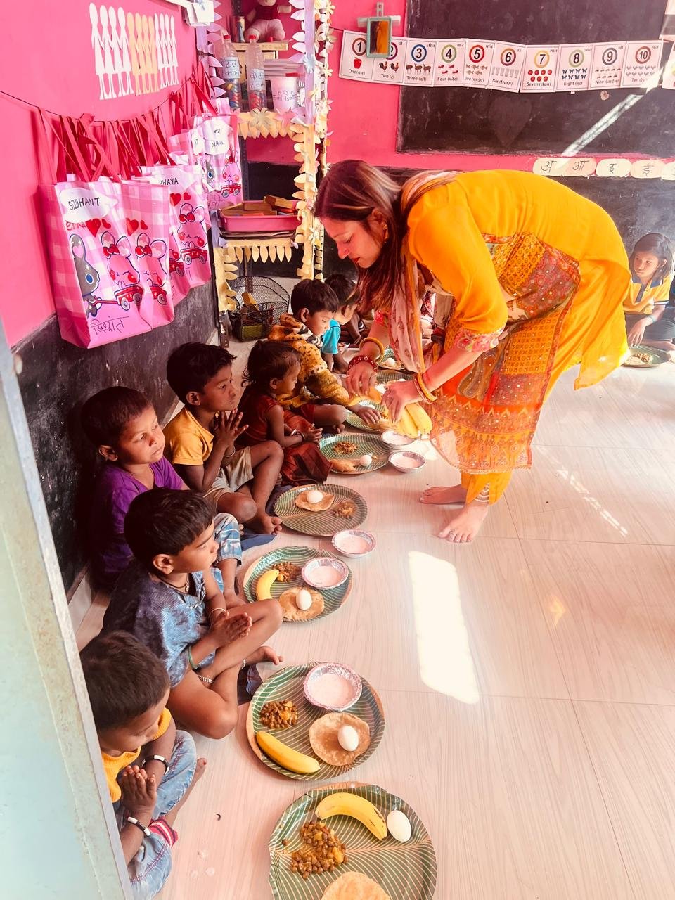 आंगनबाड़ी केन्द्रों में ‘न्योता भोज’ कार्यक्रम : पोषण, शिक्षा और जनभागीदारी का राज्यव्यापी अभियान