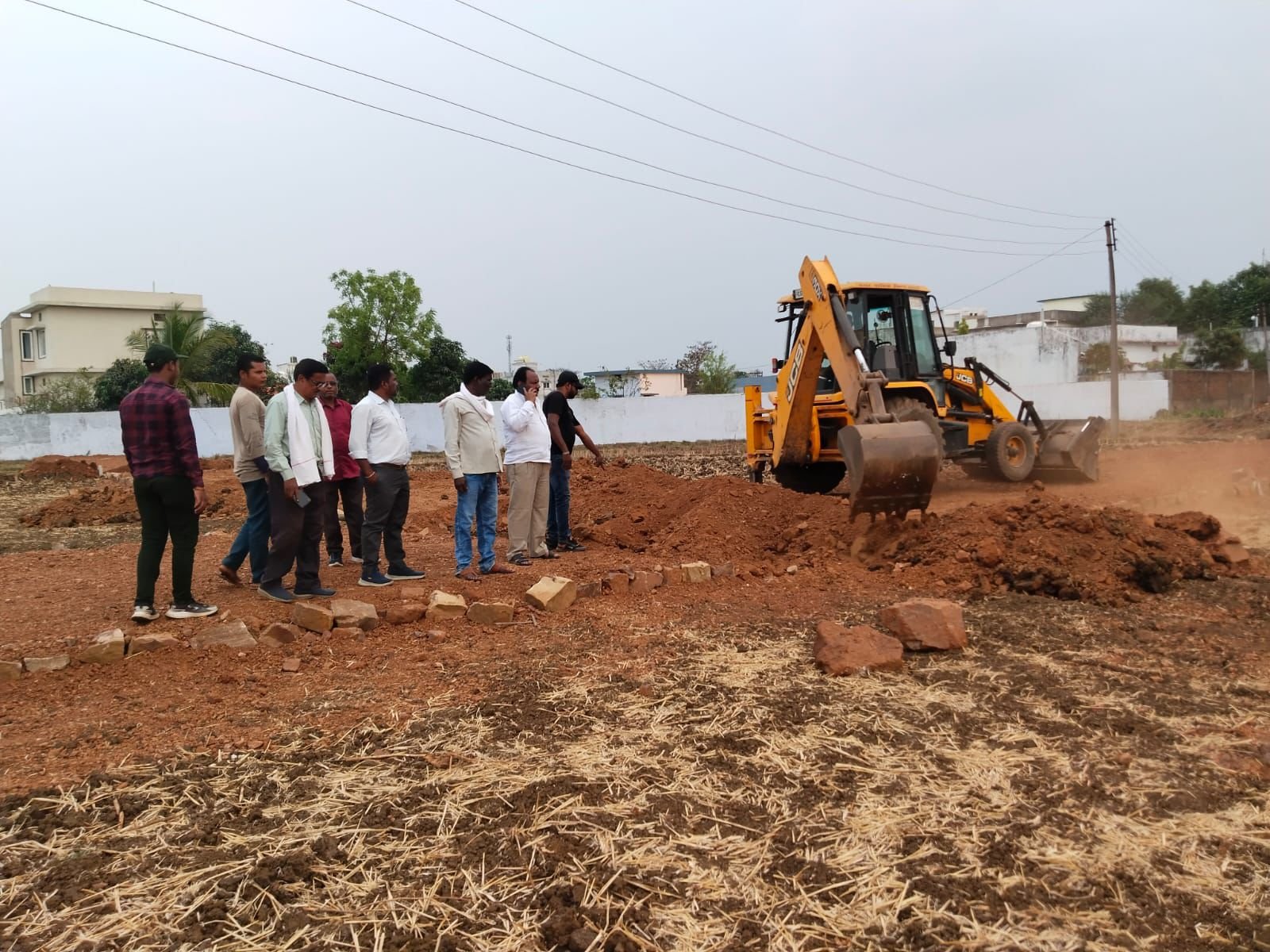 गोकुलपुर में अवैध प्लॉटिंग पर बड़ी कार्रवाई, सड़क निर्माण ध्वस्त कर सामग्री जब्त
