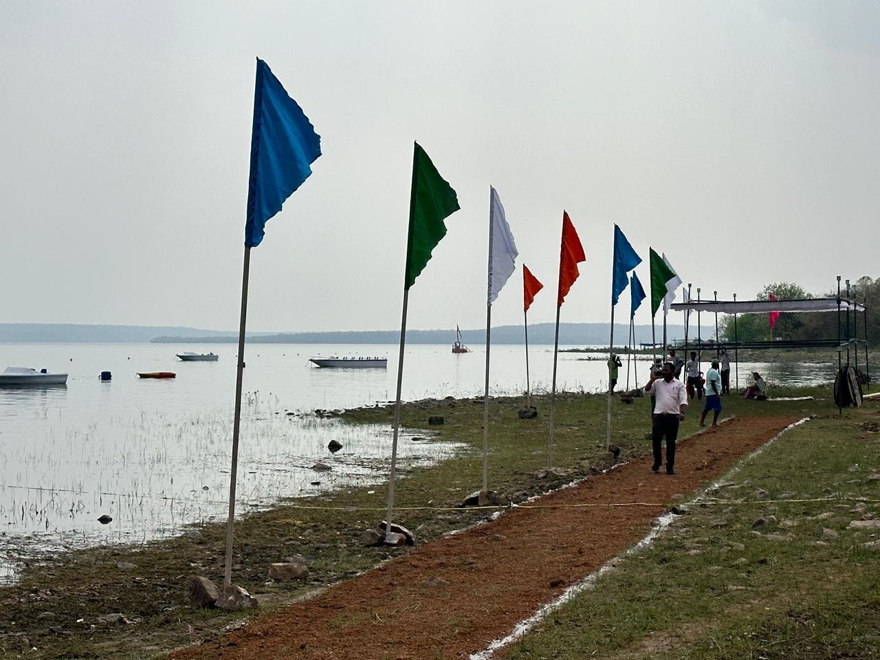 गंगरेल में इतिहास रचेगा ‘महानदी रिवर बोट चैंपियनशिप’ 3 महिला टीमों की दमदार भागीदारी से बढ़ा उत्साह, पर्यटन को मिलेगा नया आयाम,प्रतियोगिता में 52 टीमें हिस्सा ले रही तैयारियां लगभग अंतिम दौर में