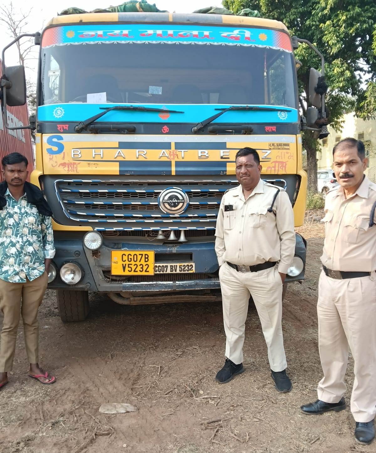 खनिजों के अवैध परिवहन पर की गई कार्रवाई