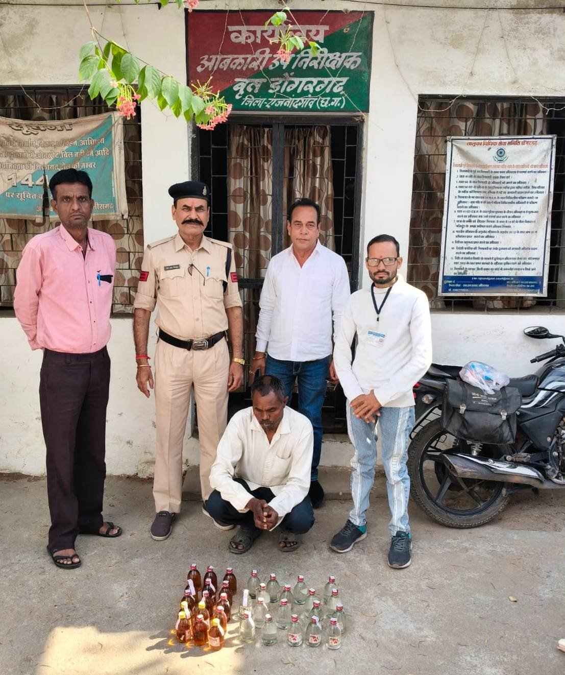 6.120 बल्क लीटर देशी मदिरा प्लेन व मसाला जप्त