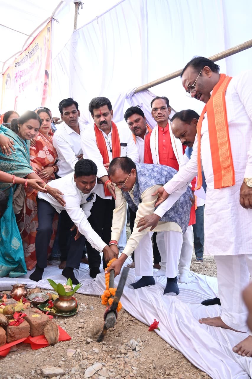 उपमुख्यमंत्री  विजय शर्मा ने नगर पंचायत बोड़ला को 6 करोड़ के विकास कार्यों की दी सौगात