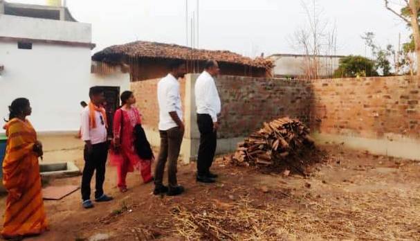 जिला अधिकारियों ने शनिवार को किया व्यापक मैदानी निरीक्षण