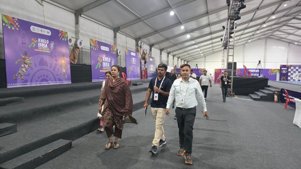 खेलों इंडिया ट्राइबल गेम्स 2026: संचालक तनुजा सलाम ने अम्बिकापुर में तैयारियों का लिया जायजा