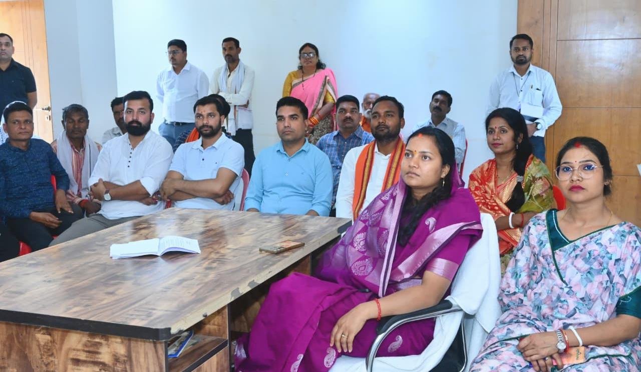 मंत्री  लक्ष्मी राजवाड़े ने सुनी ‘मन की बात’  प्रधानमंत्री  नरेंद्र मोदी के विचारों को बताया प्रेरणादायी