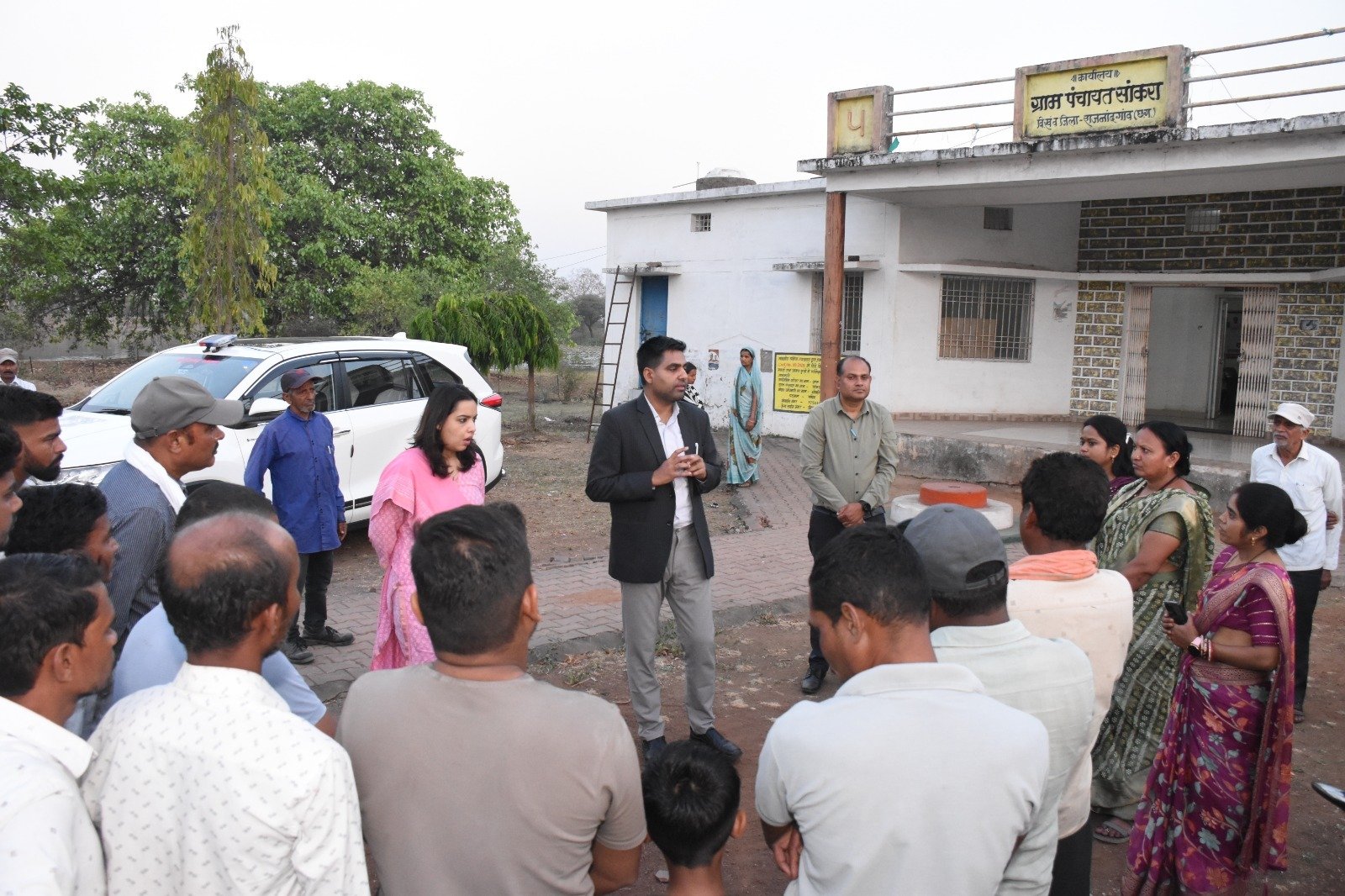 जिले में अभिनव पहल से ग्राम पंचायतों में ही हो रहा राजस्व प्रकरणों का त्वरित निपटारा