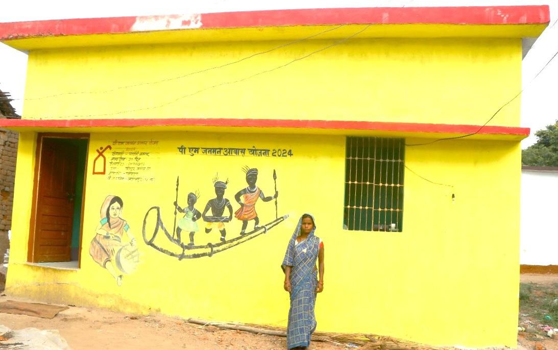 महासमुंद जिले में बदली कमार बस्तियों की तस्वीर  पीएम-जनमन की बदौलत सुविधाओं से जुड़ रहा जीवन