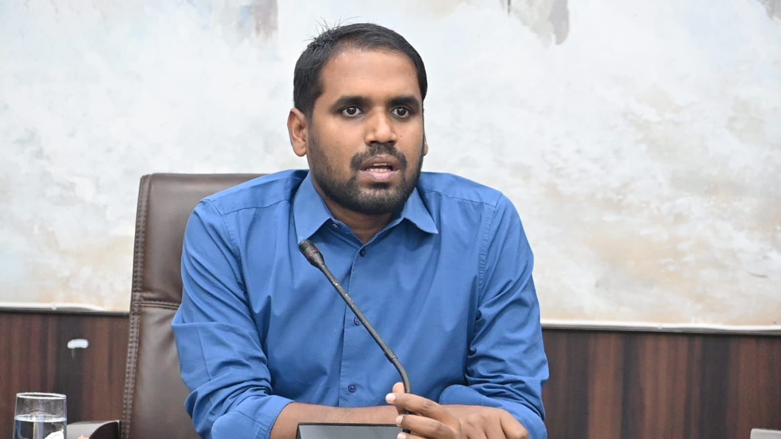 जिले में घरेलू गैस, डीजल व पेट्रोल की पर्याप्त उपलब्धता, पैनिक न हों—कलेक्टर मिश्रा