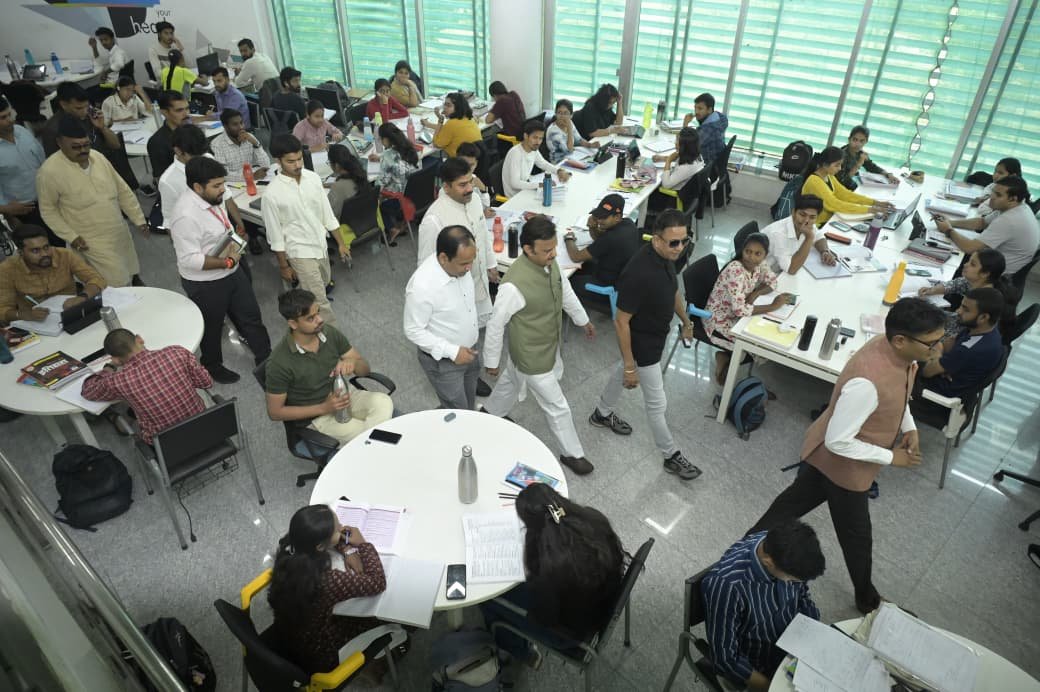 मध्यप्रदेश के डिप्टी सीएम राजेंद्र शुक्ल ने नालंदा लाइब्रेरी का किया अवलोकन, सराहा मॉडल