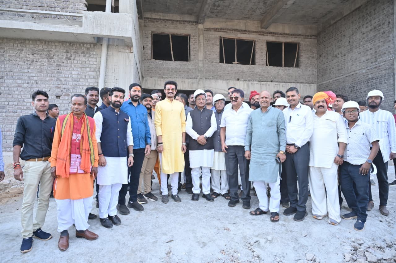 मुख्यमंत्री  विष्णुदेव साय ने निर्माणाधीन जगदेव राम उरांव कल्याण आश्रम चिकित्सालय का किया अवलोकन तेज गति और निर्धारित मानकों के अनुरूप हो रहे निर्माण की कि सराहना की