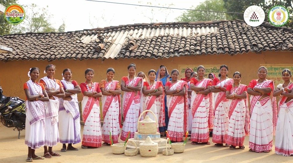 जशपुर की 18 हजार से अधिक महिलाएं बनी  लखपति दीदी’ महिलाएं खेती, पशुपालन खाद्य प्रसंस्करण लघु उद्योग से अपने परिवार और गांव को दे रही आर्थिक मजबूती